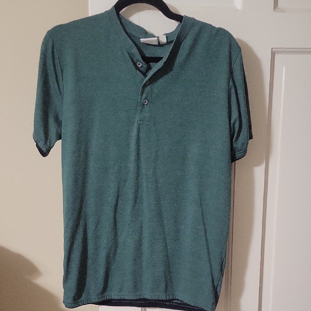 Smash Men's Green Henley Shirt In Size Medium